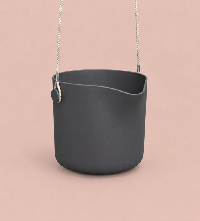Black Swing Pot 18cm