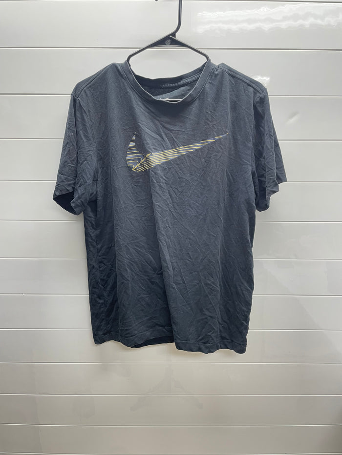 Men’s medium Nike tee