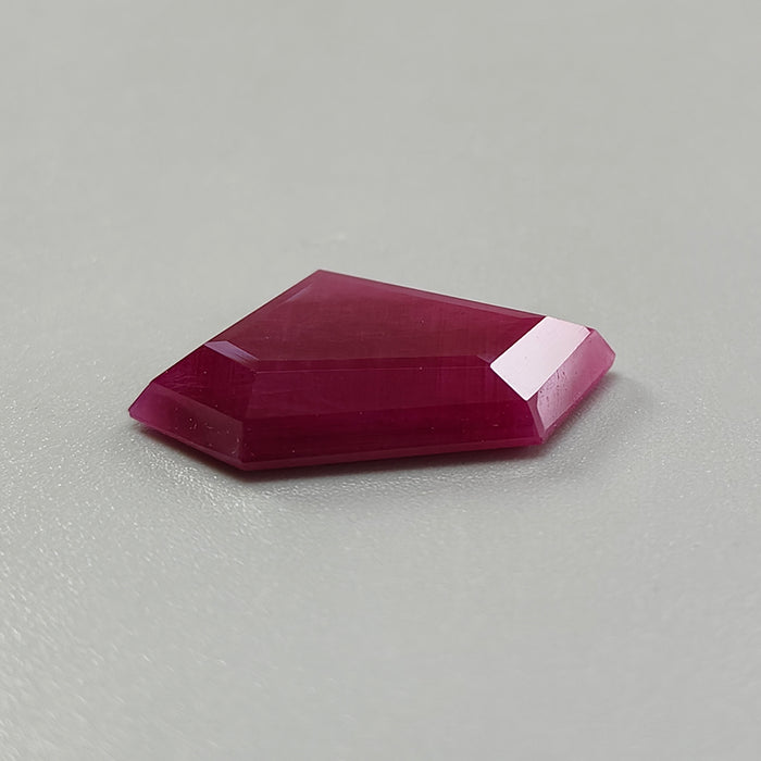 Ruby Gemstone Step Cut: 12.90cts Natural Untreated Unheated Red Ruby Fancy Shape 19*22mm 1pc for Jewelry July Birthstone
