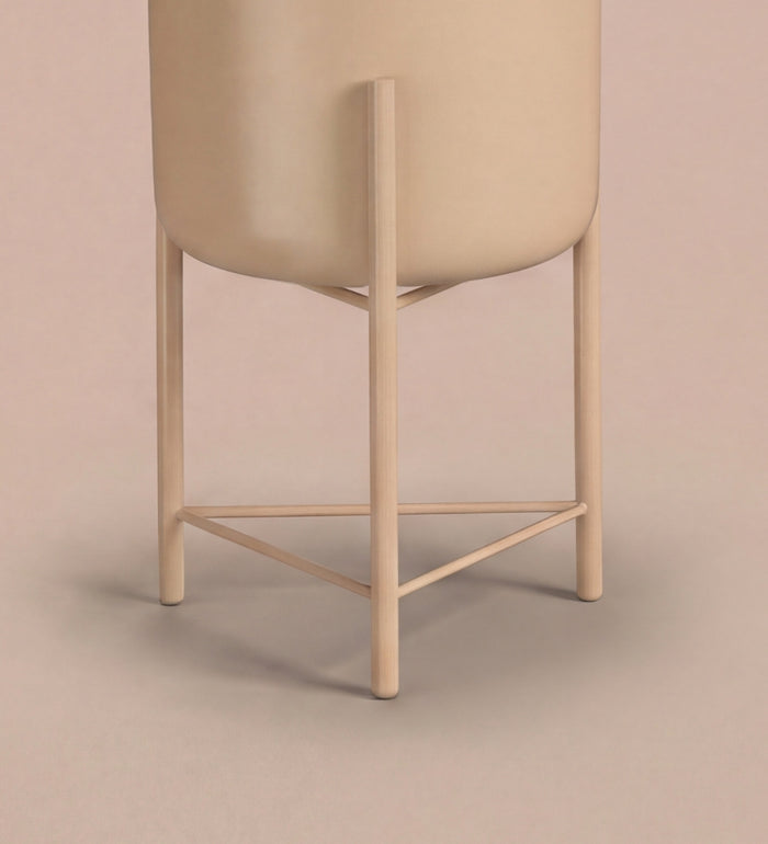 Small pink pot on stand