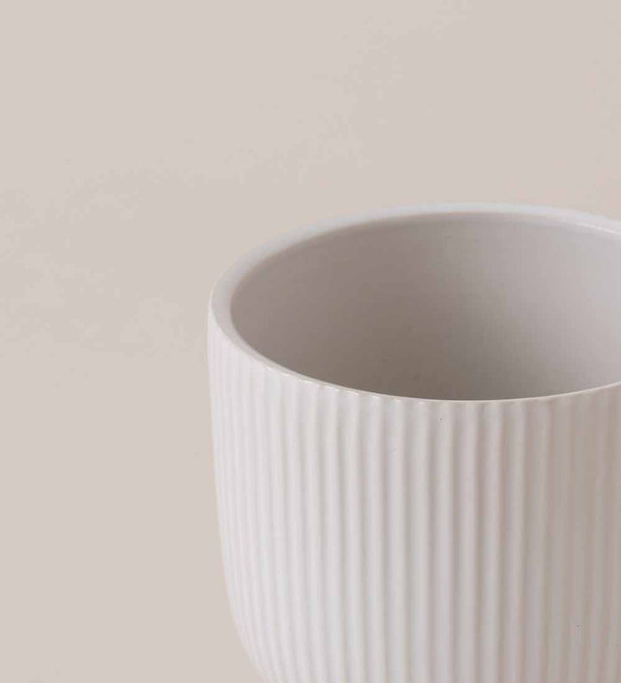 White Ribbed Ceramic Pot (13cm)