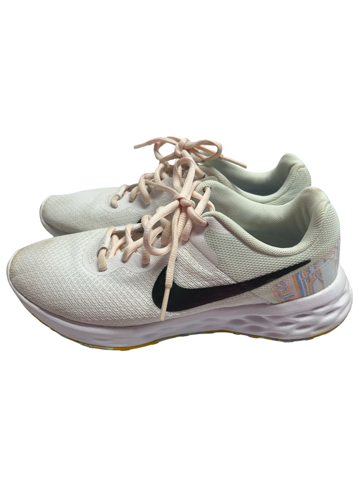 Woman’s 6.5 Nike
