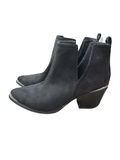 Woman’s size 10