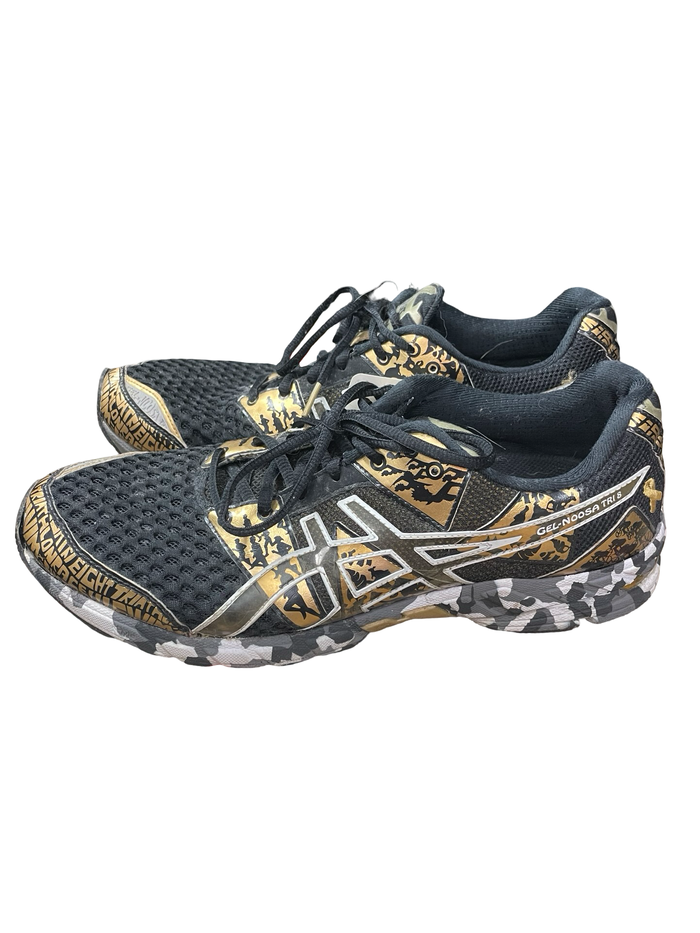Woman’s size 11 asics