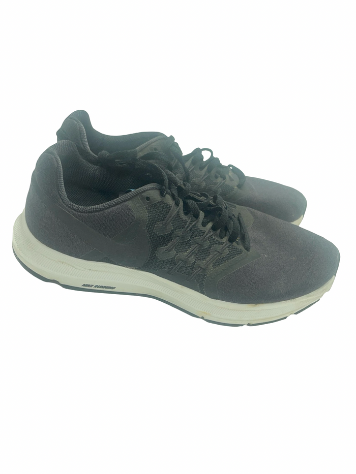 Women’s 8.5 Nikes