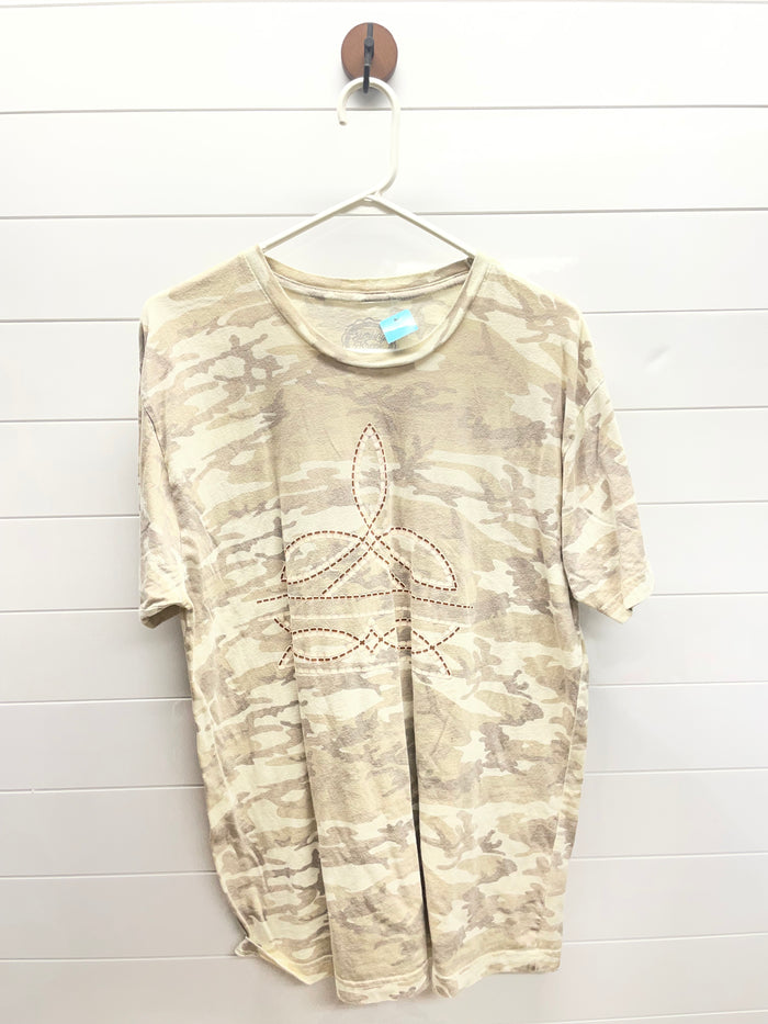 Women’s large tee
