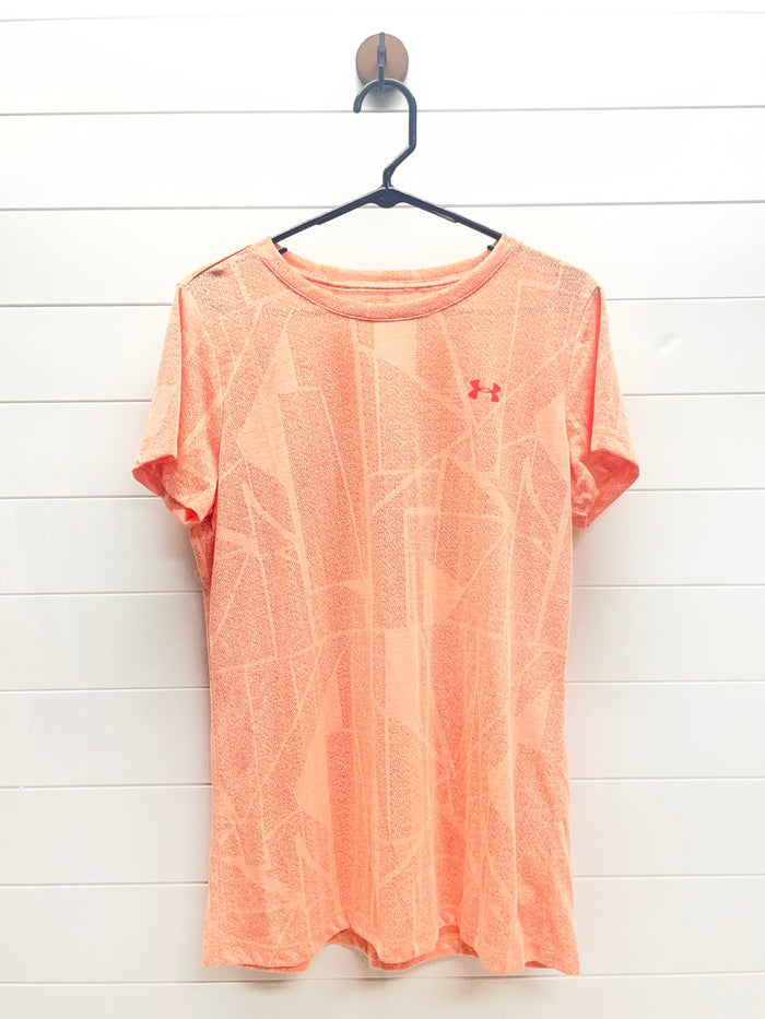 Women’s large UA tee