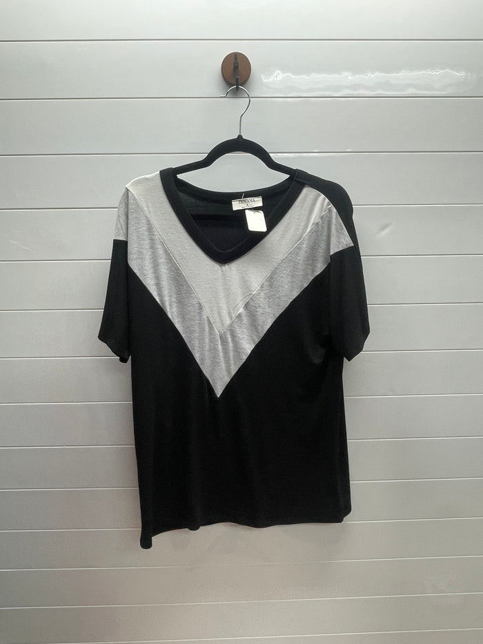 Women’s small tee￼